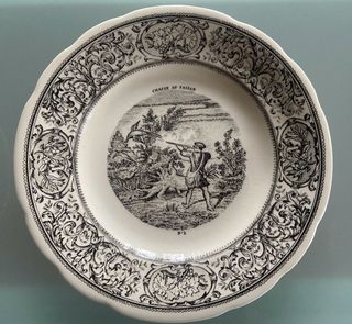 Coppia piatti ceramica decorati caccia