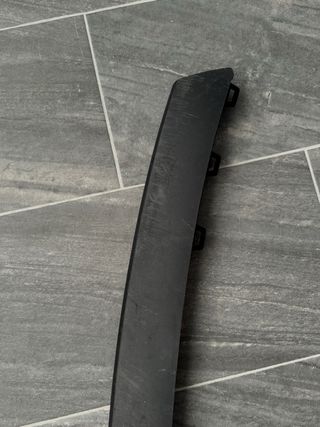 MOLDURA PARAGOLPES DELANTERO INFERIOR 9821268877