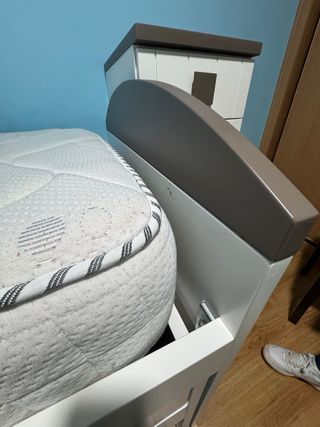 CAMA NIDO GRIS/MARRON Y BLANCA