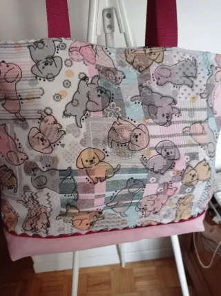 Bolso de tela con estampado de perros