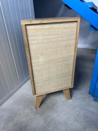 Mesita de noche infantil de madera