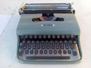 Máquina de escribir Olivetti Pluma 22