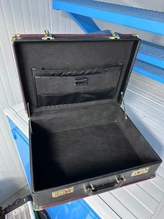 Maletín polipiel negro