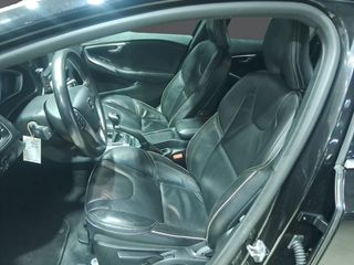 Volvo V40 2.0 D2 R-Design Momentum