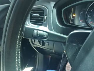 Volvo V40 2.0 D2 R-Design Momentum