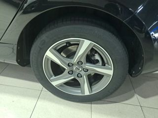 Volvo V40 2.0 D2 R-Design Momentum