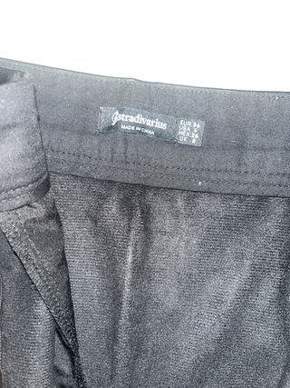 Falda de cuero sintético negra