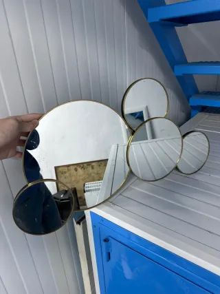 Espejo de pared diseño dorado