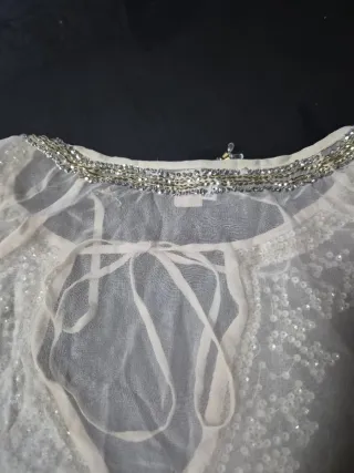 Blusa Beige con Pedrería transpatente