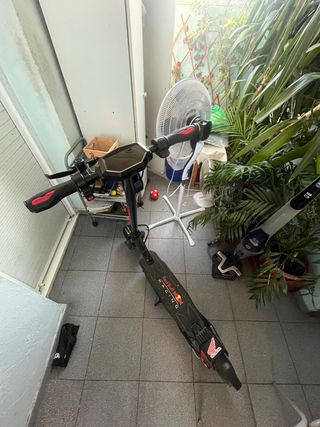 Patinete Eléctrico Red Bull Racing