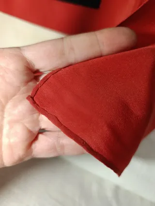 PAÑUELO CLÁSICO DE SEDA DE CHANEL