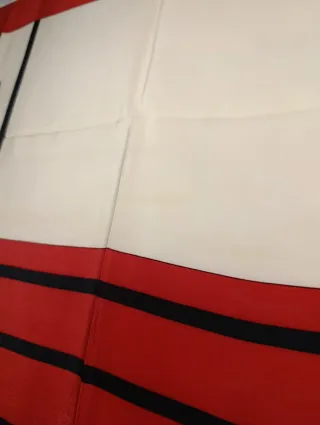 PAÑUELO CLÁSICO DE SEDA DE CHANEL