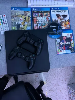 Consola PS4 Slim 500GB Negra + Juegos