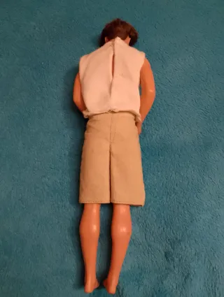 Muñeco Ken playero de los 90