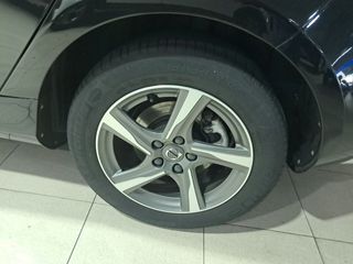 Volvo V40 2.0 D2 R-Design Momentum