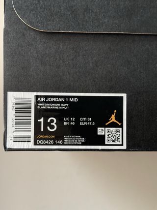 Air Jordan 1 Mid Obsidian Smoke Grey