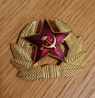 Insignias DDR y URSS con colgante bala, todo 4€