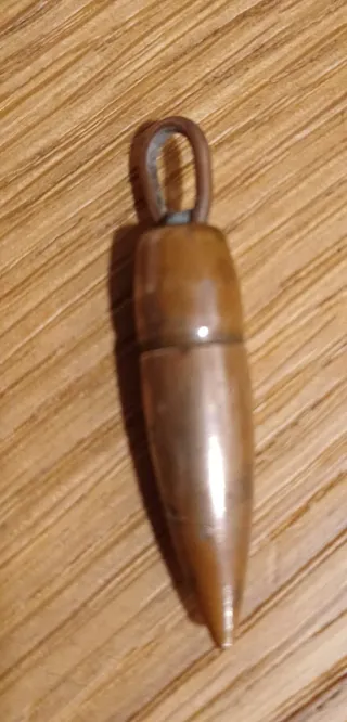 Insignias DDR y URSS con colgante bala, todo 4€