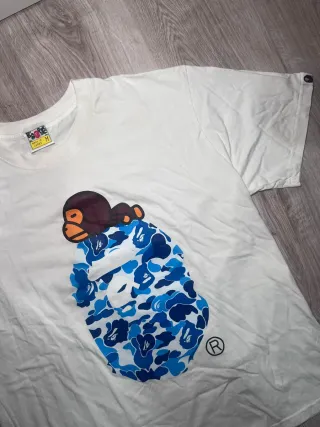 Camiseta BAPE Talla XL Azul y Blanco