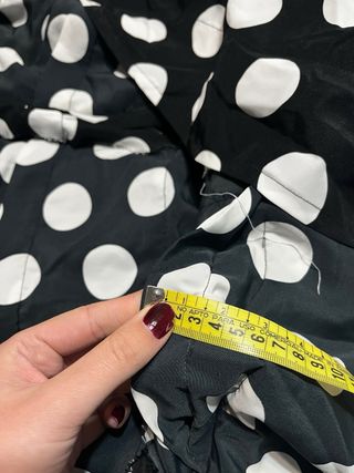 Traje de flamenca lunares blanco y negro