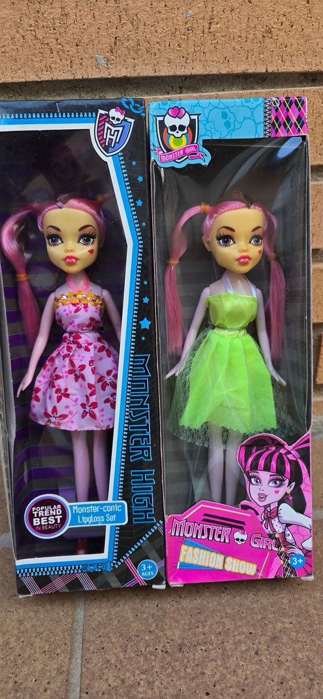 Mostra di moda di bambole Monster Girl