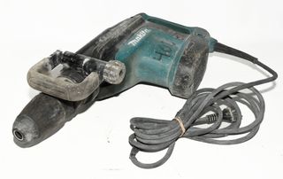 Martillo Makita HM1213C con maletín