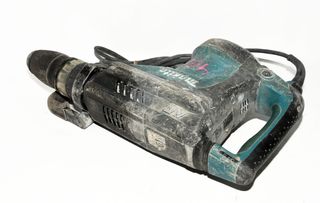 Martillo Makita HM1213C con maletín