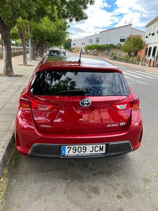 Toyota Auris 2015