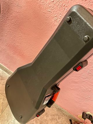 Estuche impoluto Gator TSA Guitarra Acústica