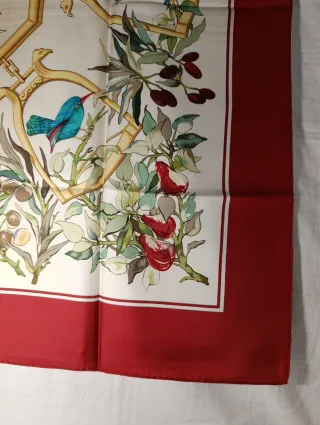 PRECIOSO PAÑUELO DE SEDA DE HERMES