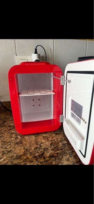 Nevera Cecotec 4L Roja