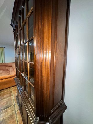 Vitrina alta madera con cristales