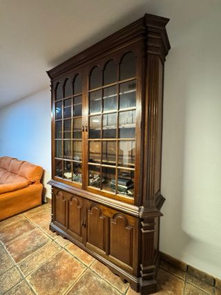 Vitrina alta madera con cristales