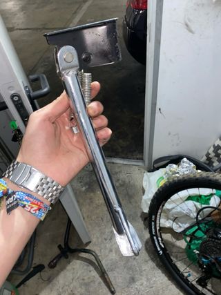 Caballete Lateral Aerox (Patacabra)