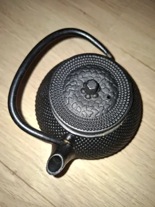 Set tè con 2 teiere e 2 bicchieri neri