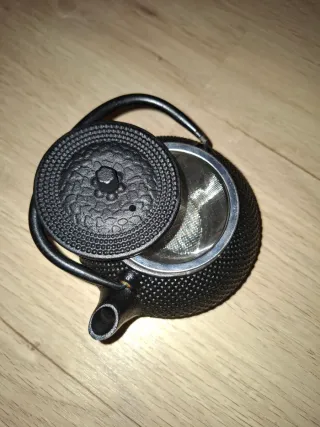 Set tè con 2 teiere e 2 bicchieri neri