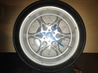 Orologio da parete design cerchione auto