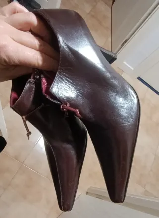 Botines de tacón negros y marrón