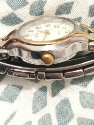 Relógio Timex Indiglo WR 50m Dourado e Prata