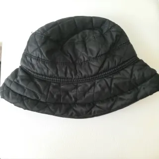 Cappello donna trapuntato nero