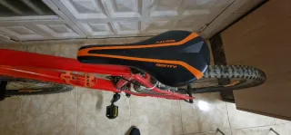 Bicicleta Montaña Roja y Naranja