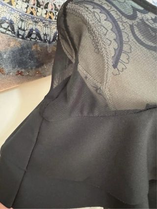 Mono Nero Vintage con Trasparenze