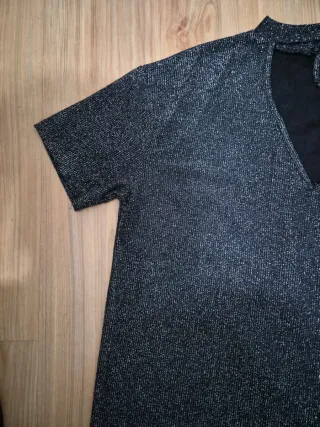 Vestido plateado con escote