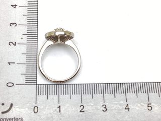 anillo oro 18k con piedra con diamante