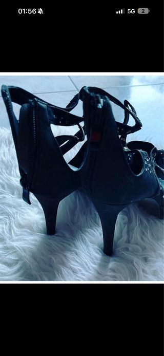 Scarpe tacco nero borchie argento 37