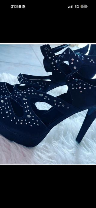 Scarpe tacco nero borchie argento 37