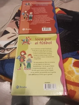 KIKA SUPERBRUJA CASTILLO DRACULA& Loca x el Fútbol