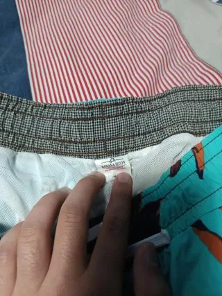 Bañador corto estampado tropical