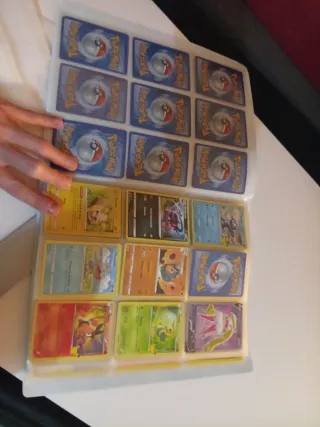 Lote cartas Pokémon y álbumes