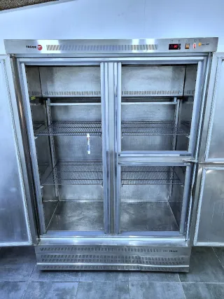 Nevera industrial expositora marca Fagor perfecta